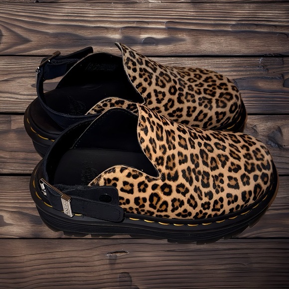 Womens Dr. Martens Zebzag Platform Leopard Print Mules Size 5 NWT - Picture 3 of 6